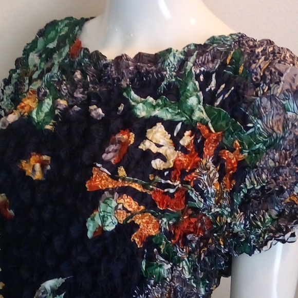 Elegant Ruched Top by Radiance - One Size Fits All! - Picture 2 of 9